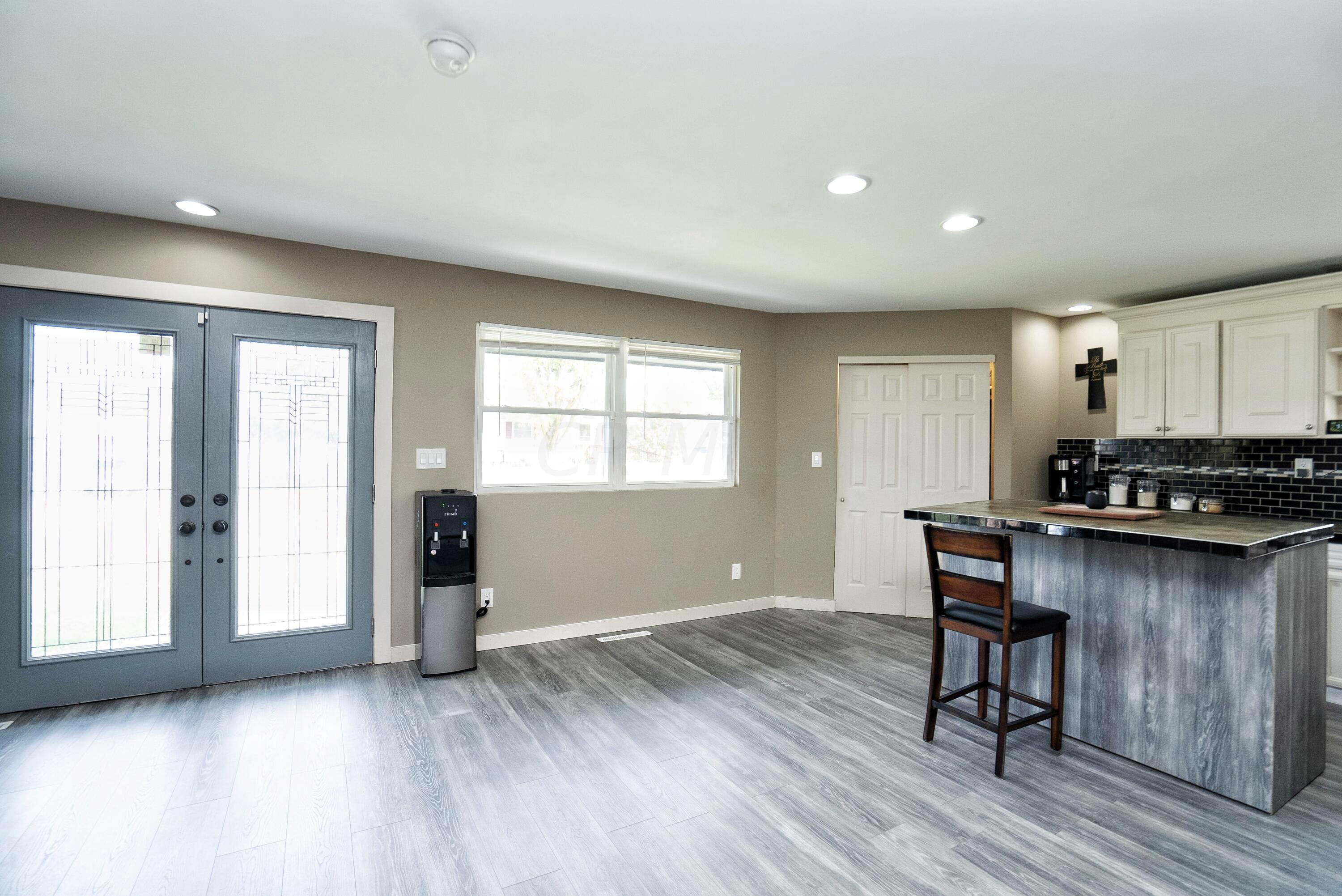 281 East Alcott Road Columbus, OH 43207 - Photo 8 of 23 Gallery Image 8
