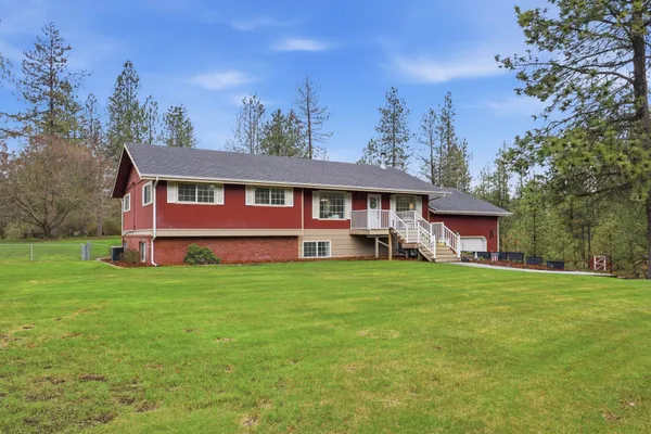 $650,000 | 424 South Brooks Road, Medical Lake, WA 99022