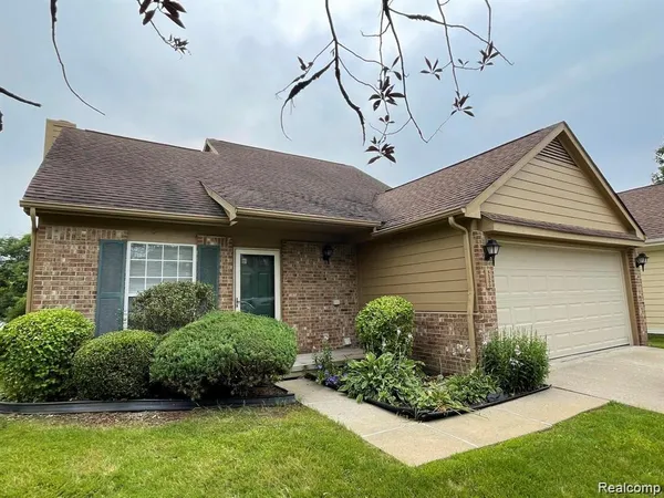 $2,400 | 41390 Clinton Drive, Novi, MI 48377