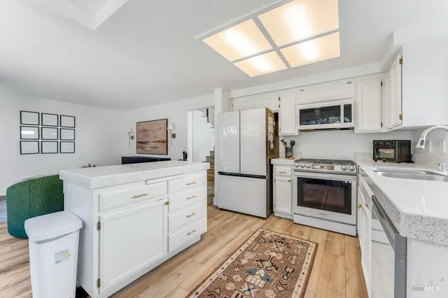 $850,000 | 581 Quaking Aspen Lane, Windsor, CA 95492