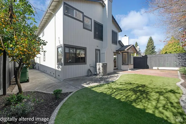 $850,000 | 581 Quaking Aspen Lane, Windsor, CA 95492