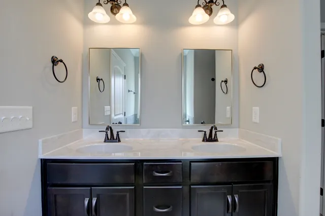 $2,395 | 1569 Kestrel Drive, Clarksville, TN 37040