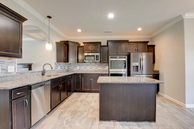 $2,395 | 1569 Kestrel Drive, Clarksville, TN 37040