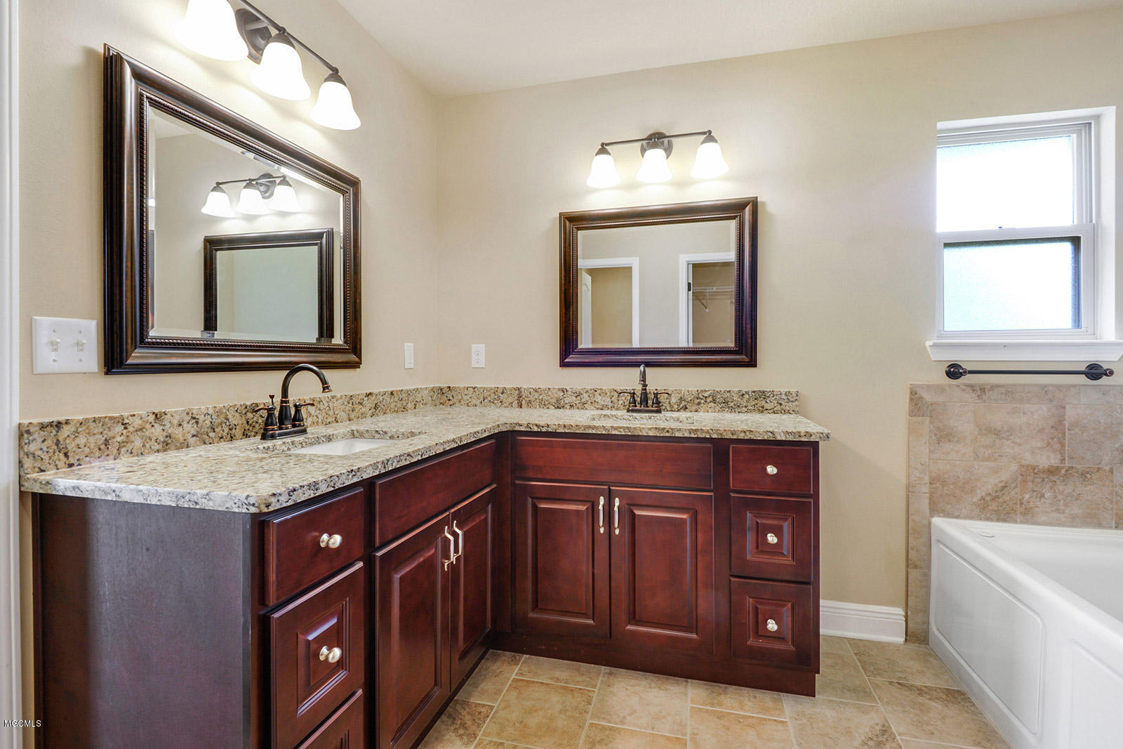 21784 Ridgeview Drive Saucier, MS 39574 - Photo 9 of 15 010_1600x1067_mls