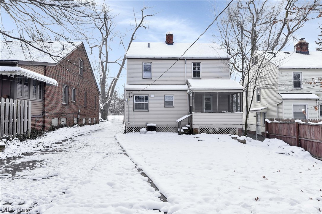3537 Radcliffe Road Cleveland, OH 44121 - Photo 4 of 27
