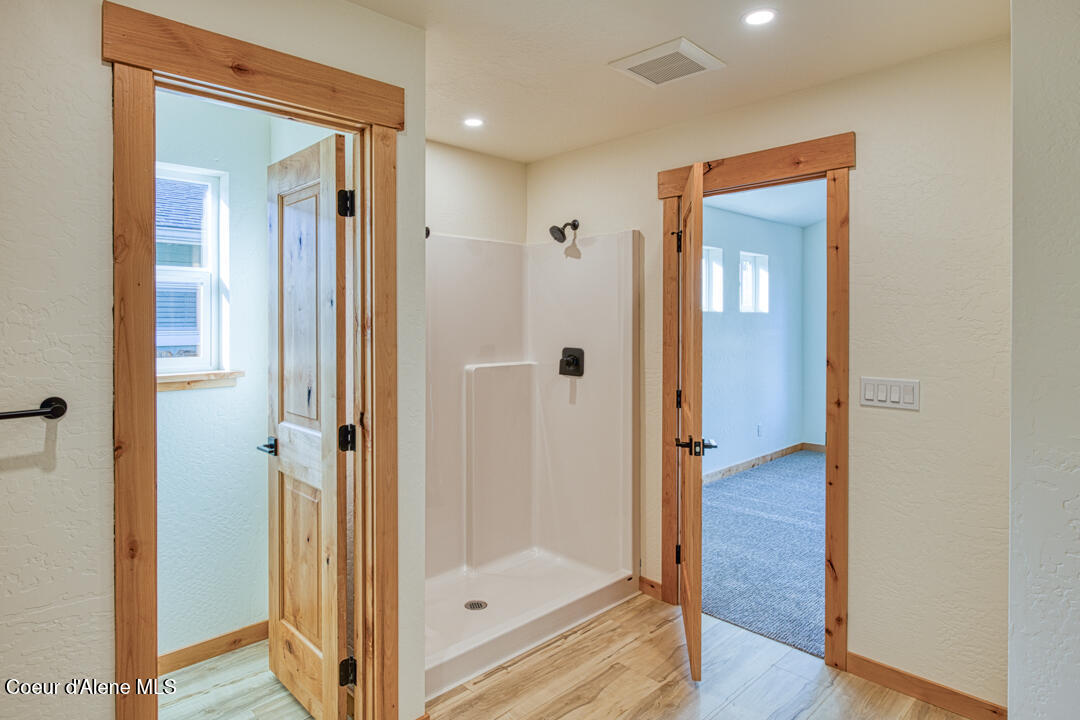 296 Jasper Loop Ponderay, ID 83852 - Photo 19 of 33 Master Bathroom