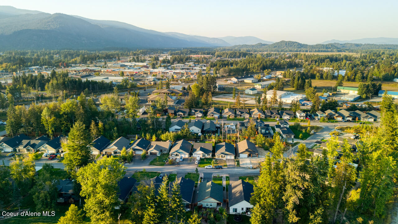 296 Jasper Loop Ponderay, ID 83852 - Photo 31 of 33 Aerial of Neighborhood