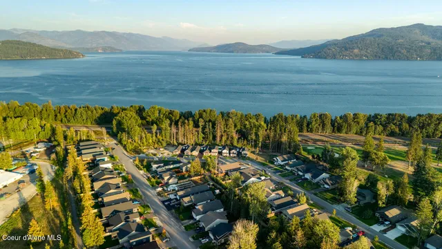 $549,900 | 296 Jasper Loop, Ponderay, ID 83852