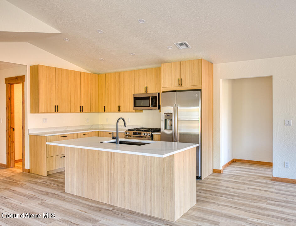 296 Jasper Loop Ponderay, ID 83852 - Photo 8 of 33 .