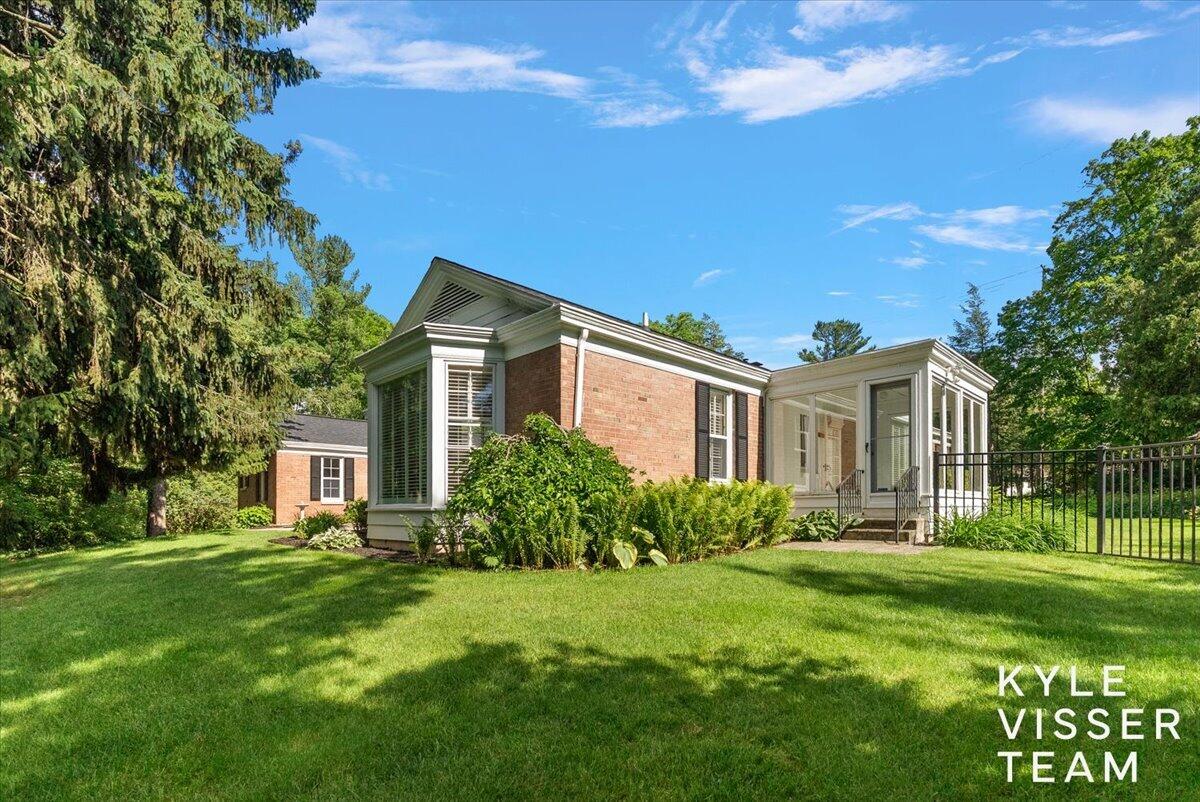 2089 Robinson Road Southeast Grand Rapids, MI 49506 - Photo 55 of 73 Back Exterior