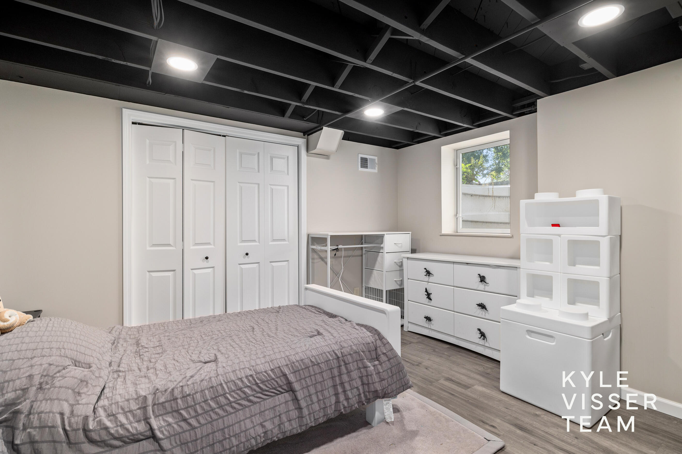 3030 Cascade Road Southeast Grand Rapids, MI 49506 - Photo 38 of 53 5th Bedroom