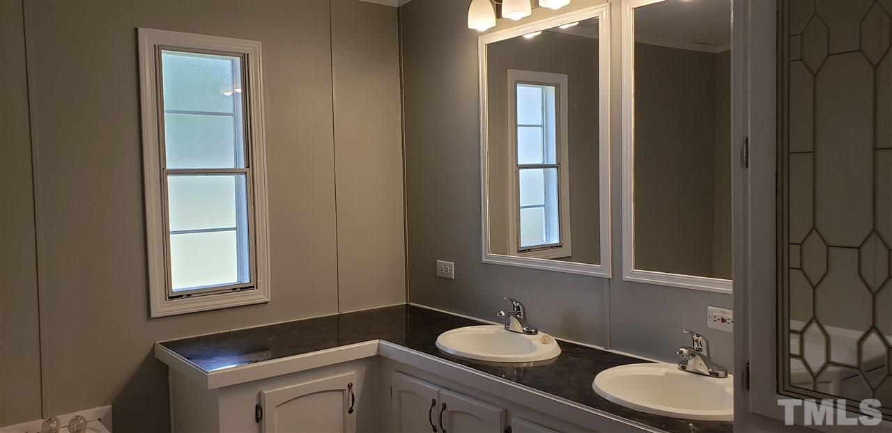 414 Miller Road Benson, NC 27504 - Photo 13 of 18 Gallery Image 13