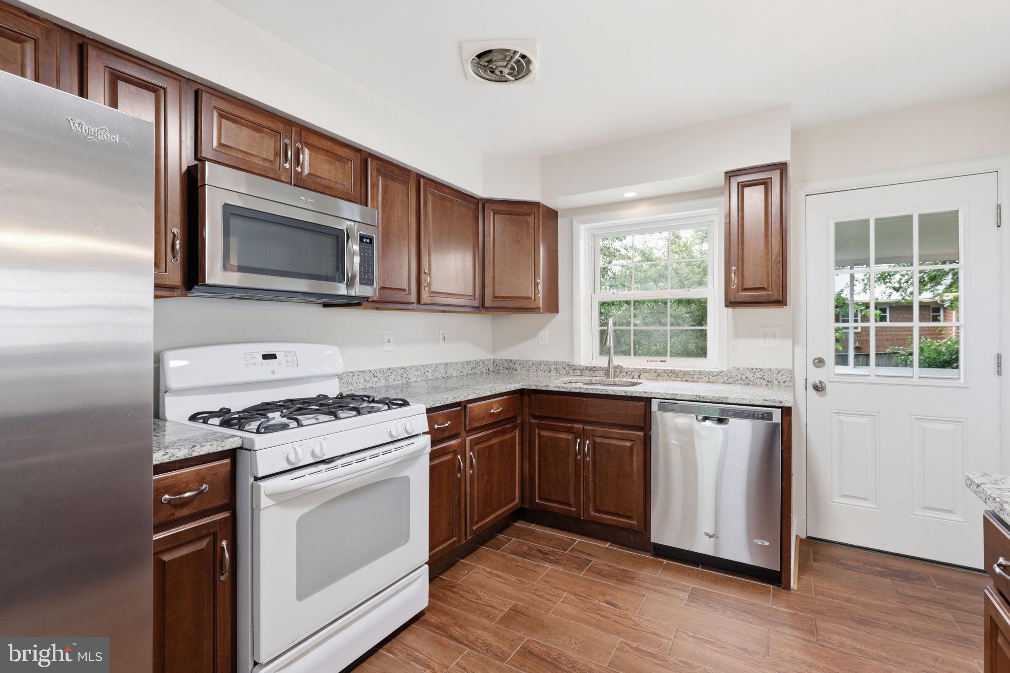 9706 Dameron Drive Silver Spring, MD 20910 - Photo 9 of 40