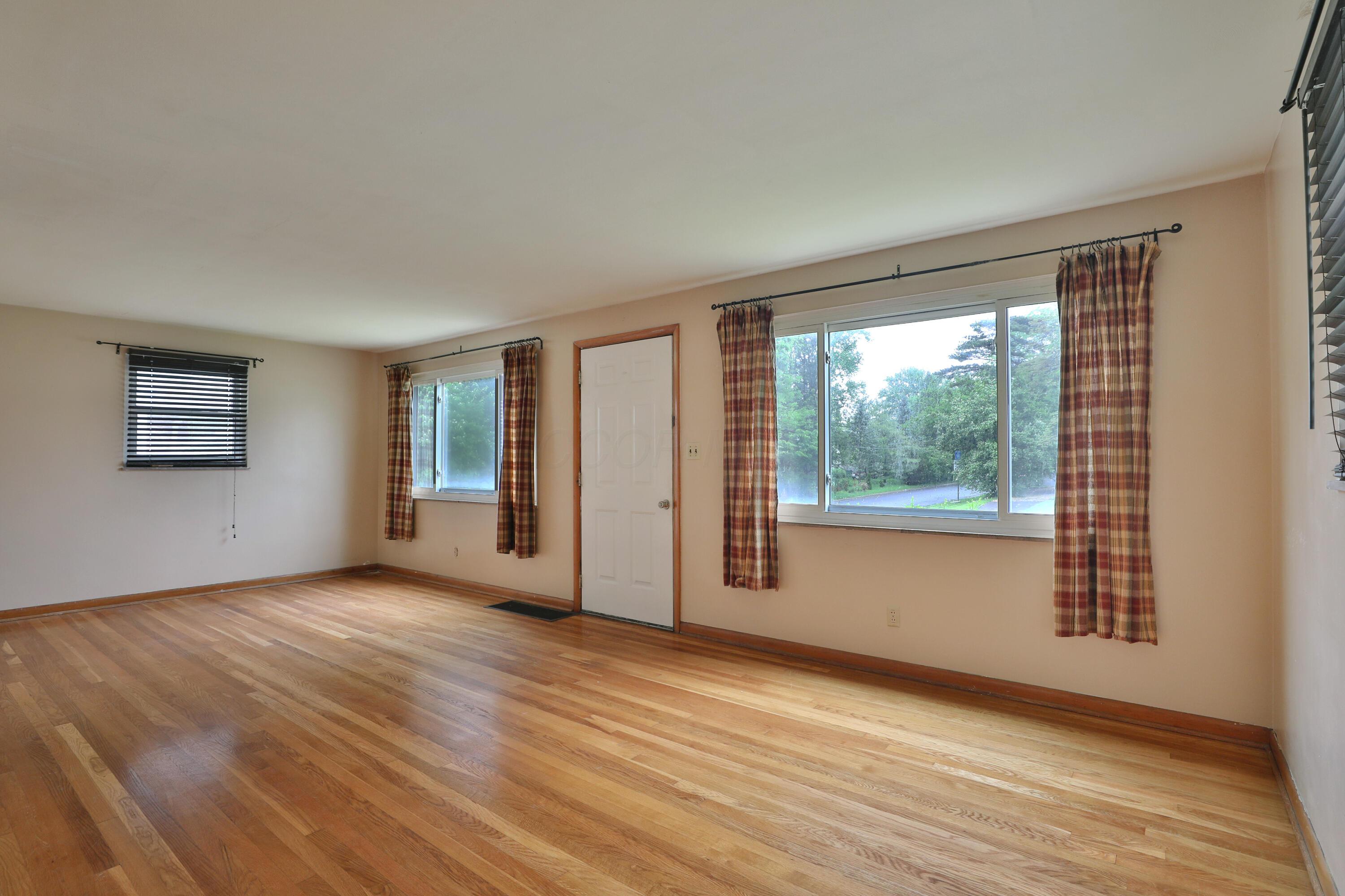 165 Morse Road Columbus, OH 43214 - Photo 5 of 35