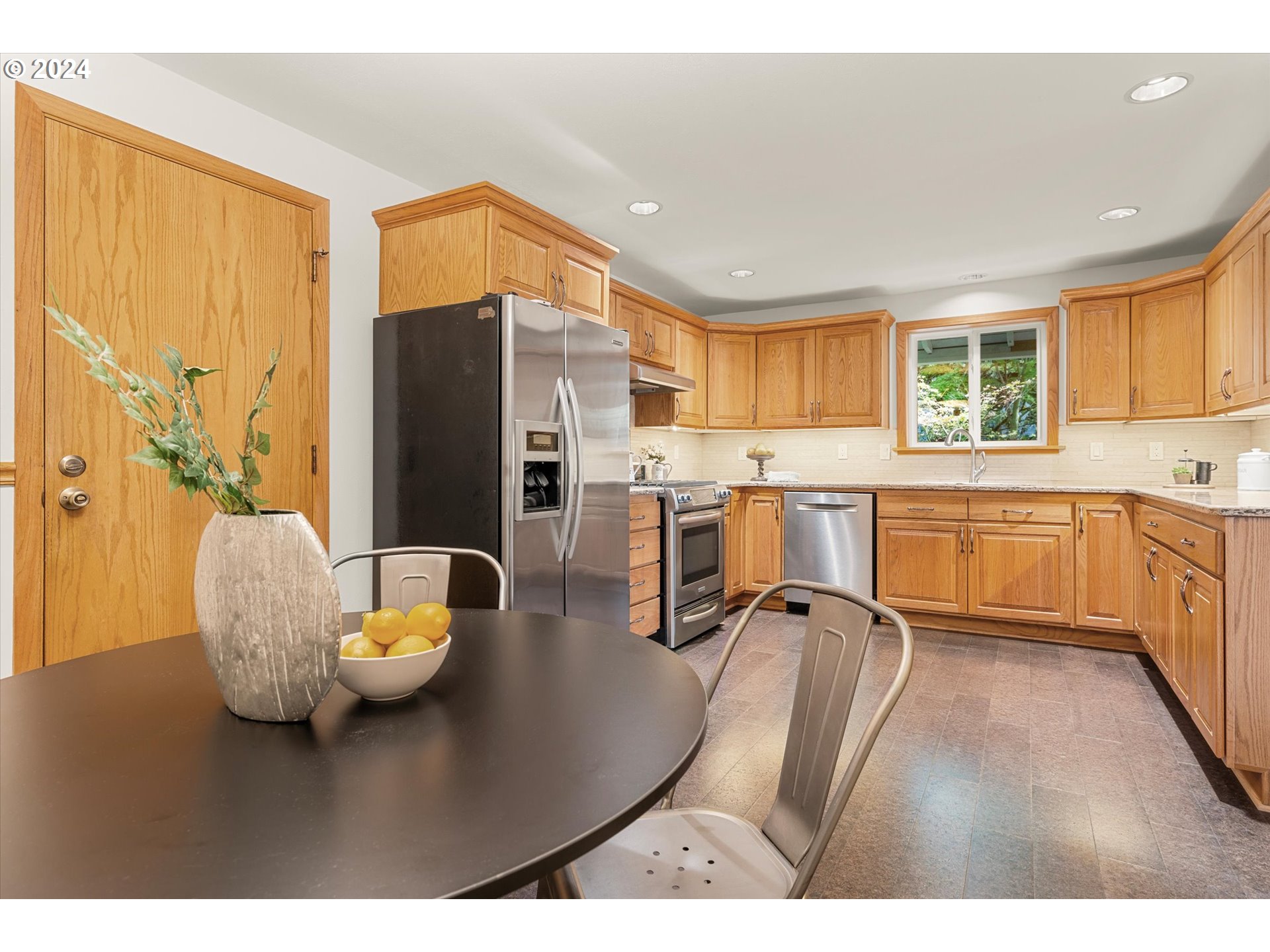 6238 Southwest McEwan Road Lake Oswego, OR 97035 - Photo 14 of 38 Gallery Image 14