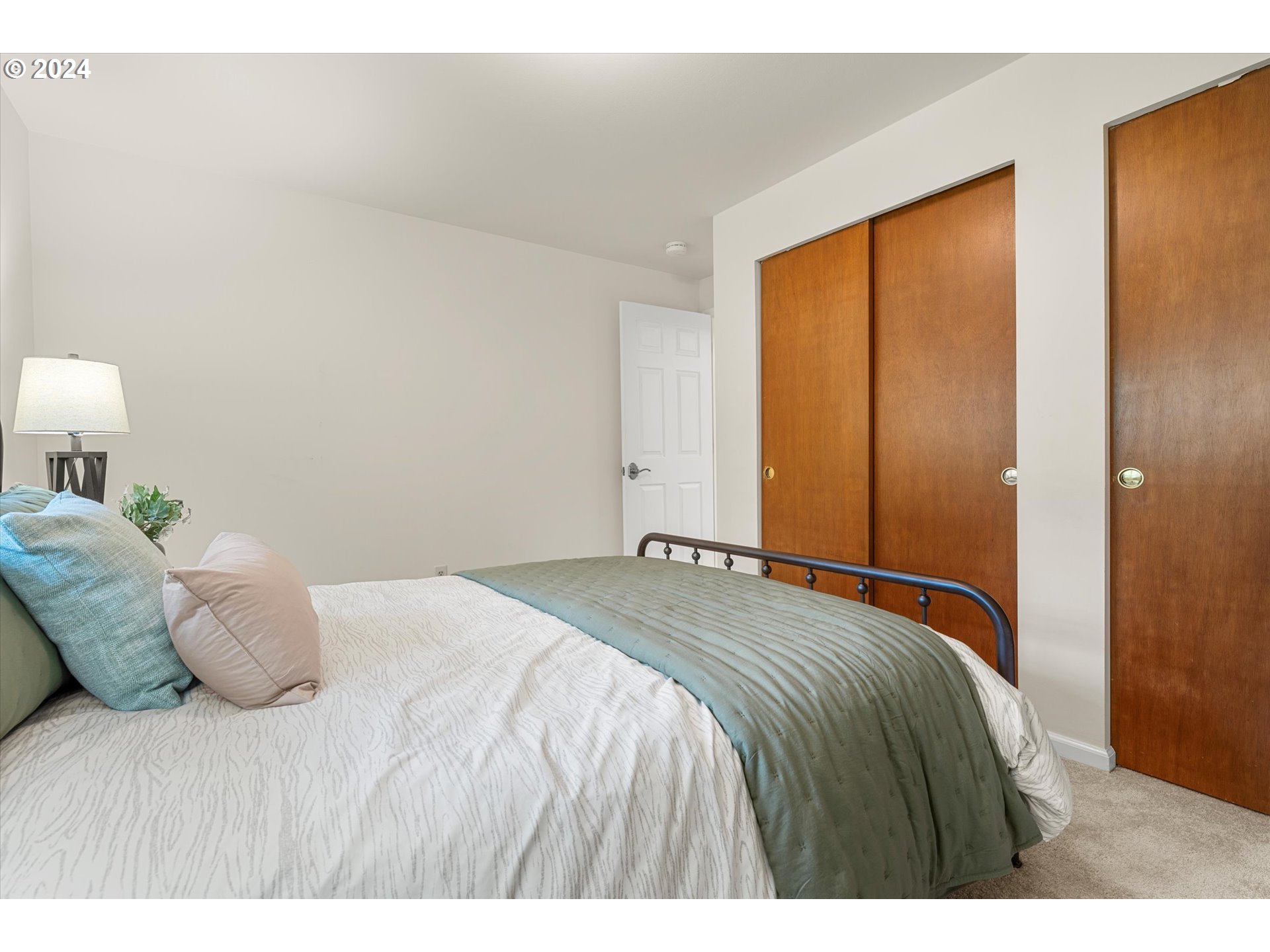 6238 Southwest McEwan Road Lake Oswego, OR 97035 - Photo 17 of 38 Gallery Image 17