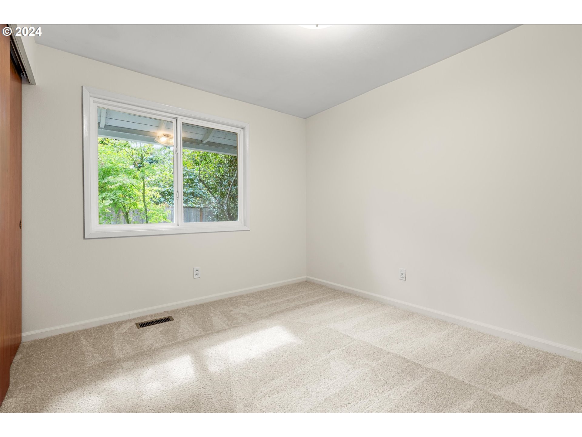 6238 Southwest McEwan Road Lake Oswego, OR 97035 - Photo 18 of 38 Gallery Image 18