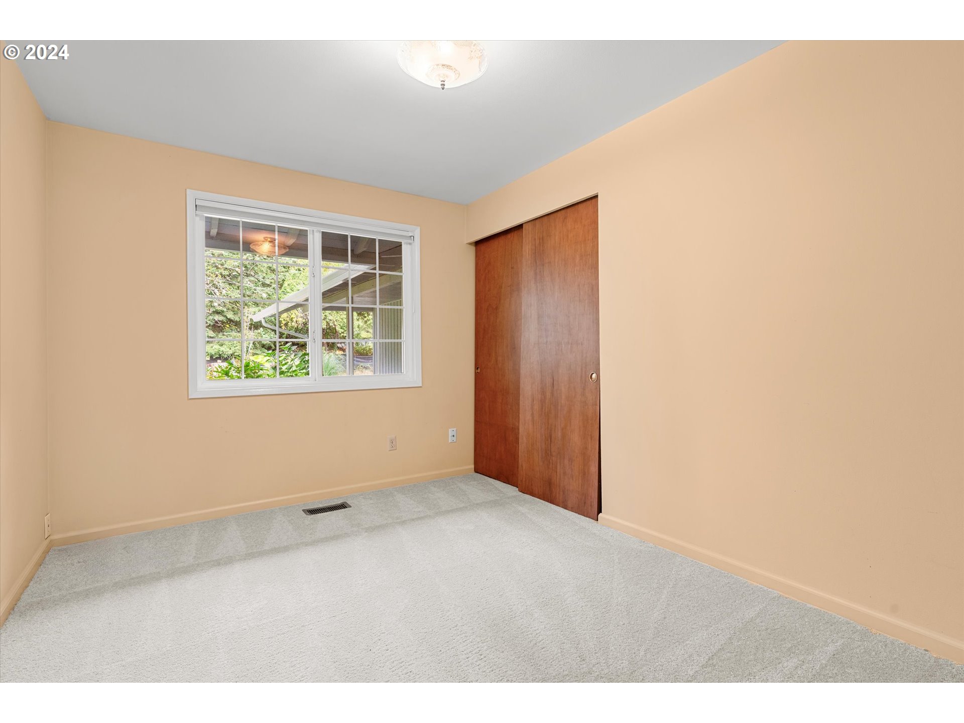 6238 Southwest McEwan Road Lake Oswego, OR 97035 - Photo 19 of 38 Gallery Image 19
