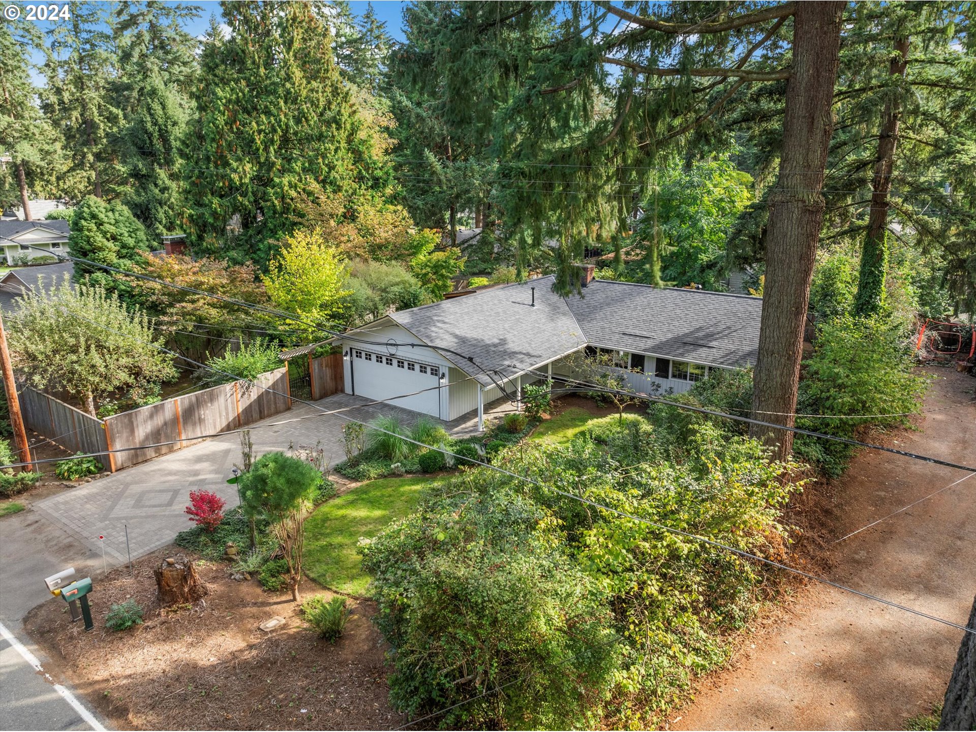 6238 Southwest McEwan Road Lake Oswego, OR 97035 - Photo 34 of 38 Gallery Image 34