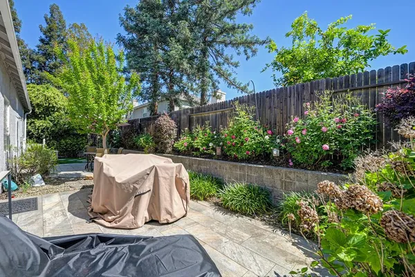 $609,000 | 2416 Konvalin Oaks Lane, Carmichael, CA 95608