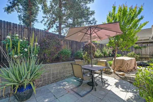 $609,000 | 2416 Konvalin Oaks Lane, Carmichael, CA 95608