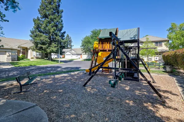 $609,000 | 2416 Konvalin Oaks Lane, Carmichael, CA 95608