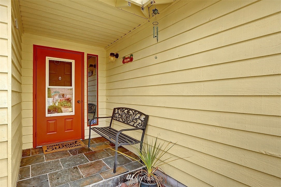 19408 144th Place Southeast Renton, WA 98058 - Photo 3 of 25 Gallery Image 3