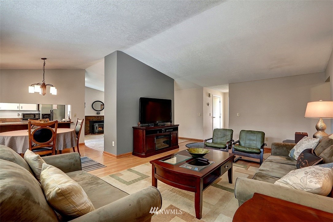 19408 144th Place Southeast Renton, WA 98058 - Photo 9 of 25 Gallery Image 9