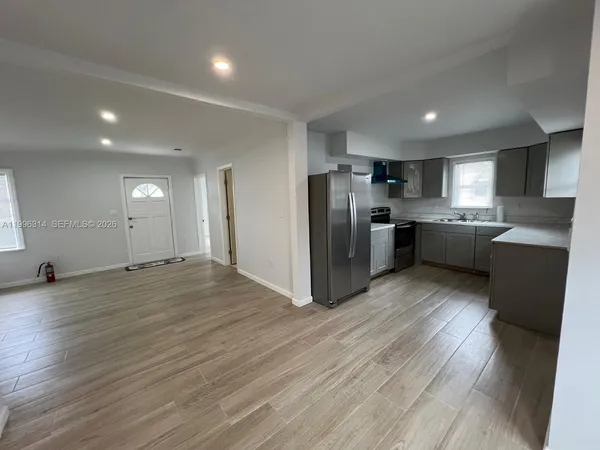 $2,990 | 811 Northwest 21st Court, Unit 811, Miami, FL 33125