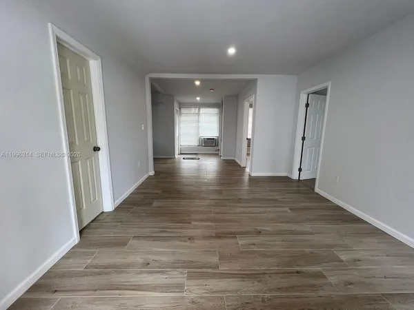 $2,990 | 811 Northwest 21st Court, Unit 811, Miami, FL 33125