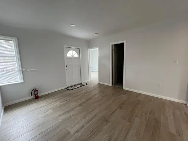 $2,990 | 811 Northwest 21st Court, Unit 811, Miami, FL 33125