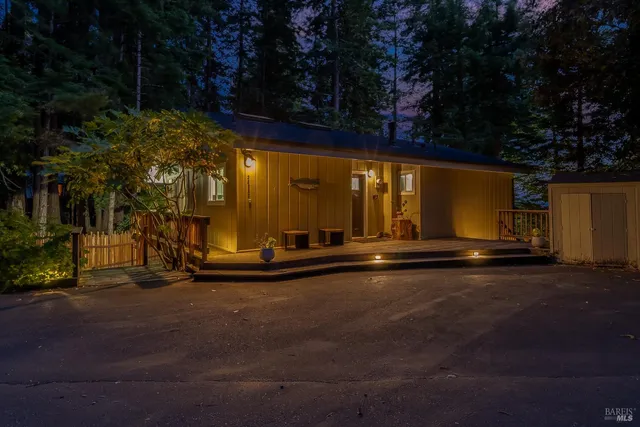 $689,000 | 35550 Ocean View Way, Gualala, CA 95445