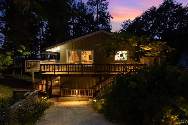 $689,000 | 35550 Ocean View Way, Gualala, CA 95445