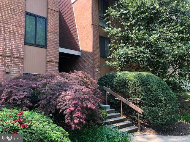 15 Cross Keys Road, Unit E Baltimore, MD 21210 - Photo 1 of 35 Welcome home to this charming condo!
