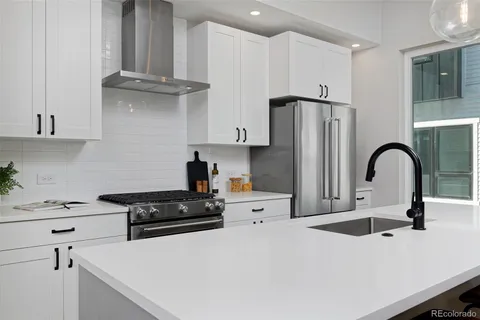 $599,000 | 8280 East 36th Avenue, Unit 25, Denver, CO 80238