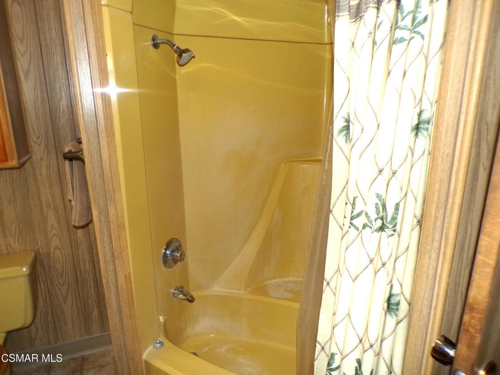 250 East Telegraph Road, Unit 220 Fillmore, CA 93015 - Photo 18 of 24 a bathroom with a shower