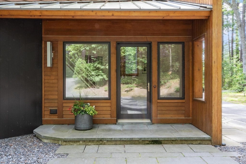 389 River Road Carlisle, MA 01741 - Photo 28 of 39