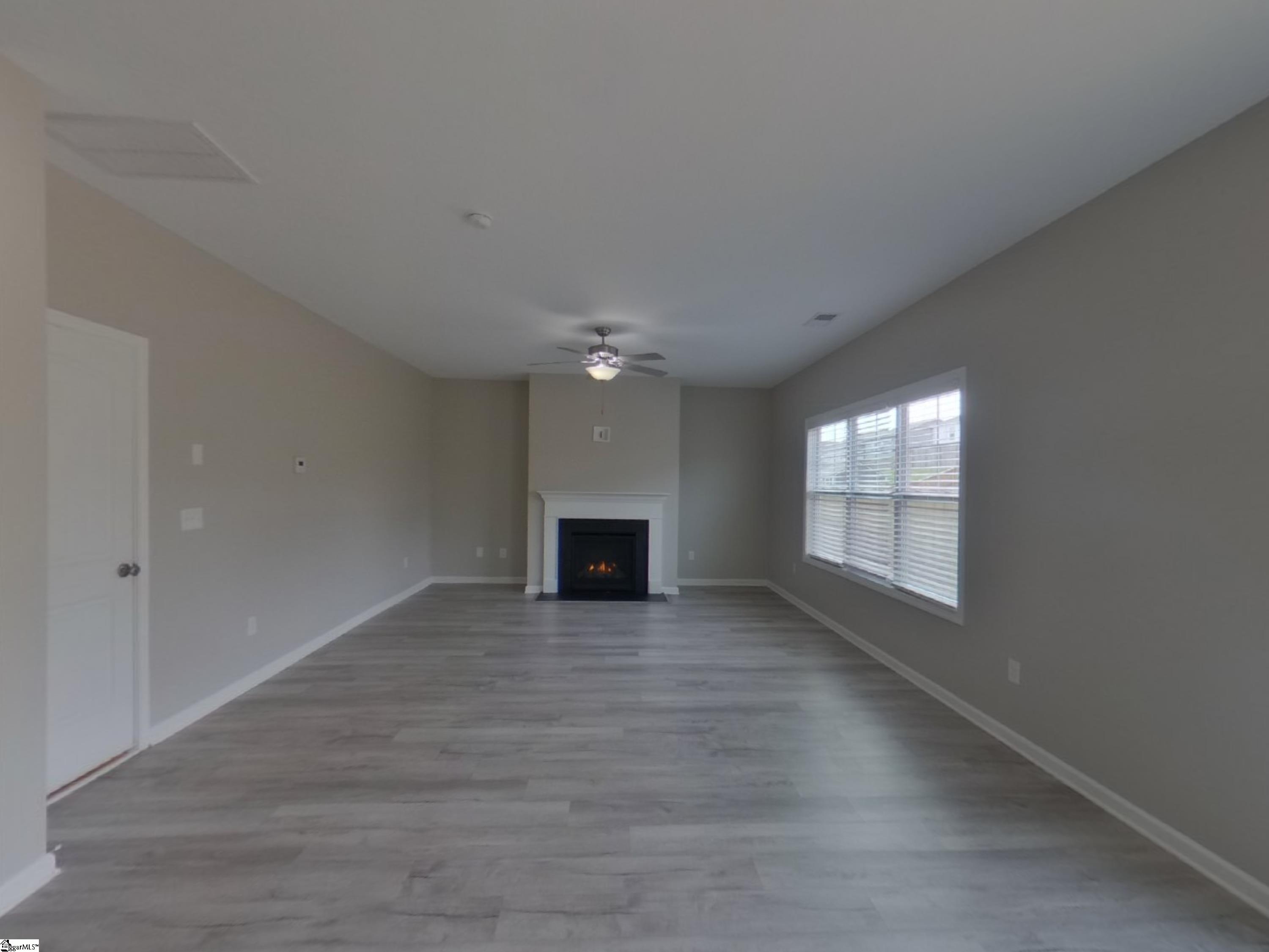 629 Grantleigh Drive Duncan, SC 29334 - Photo 3 of 19