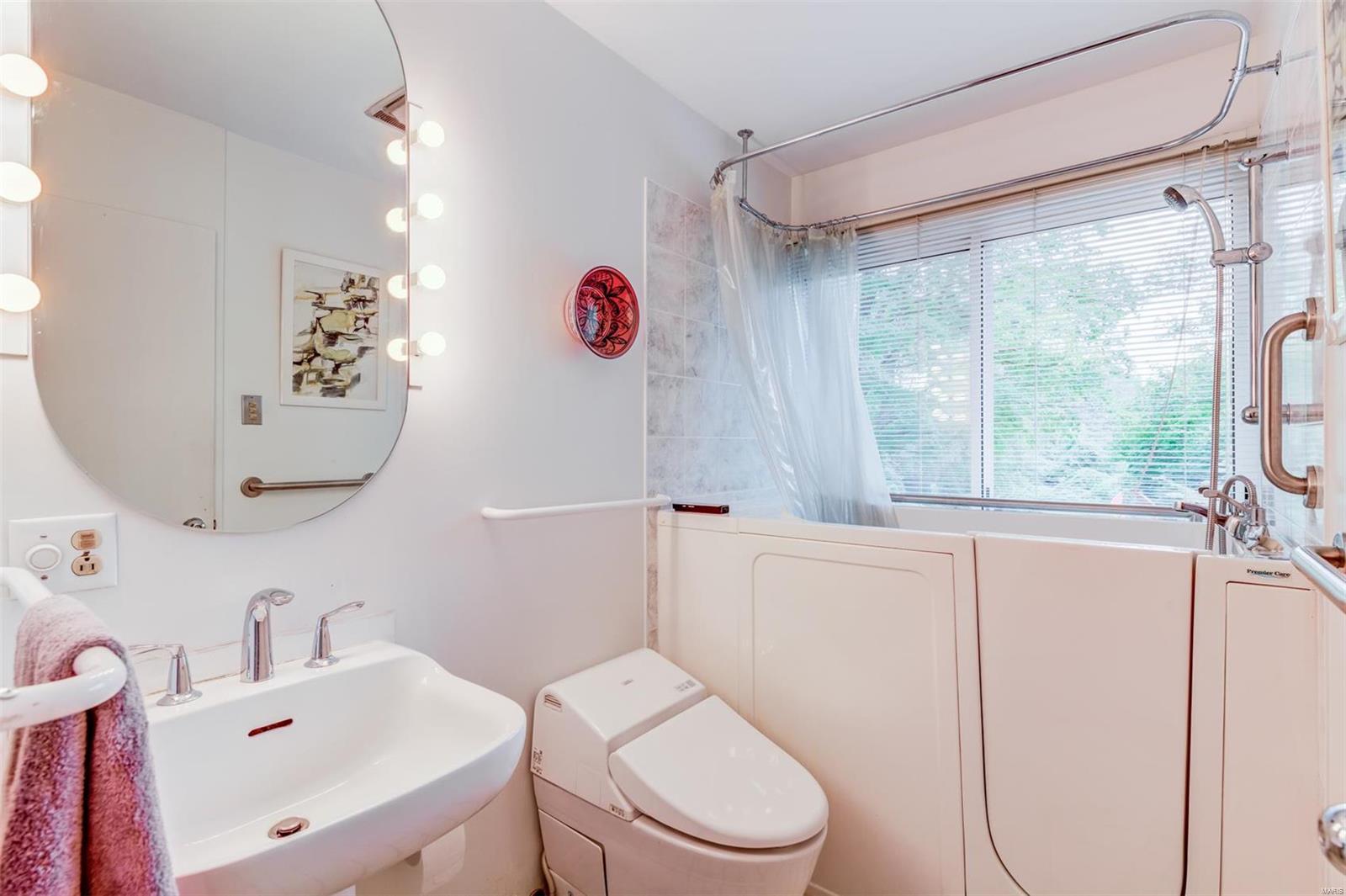 27 Covington Road St. Louis, MO 63132 - Photo 14 of 22 Gallery Image 14