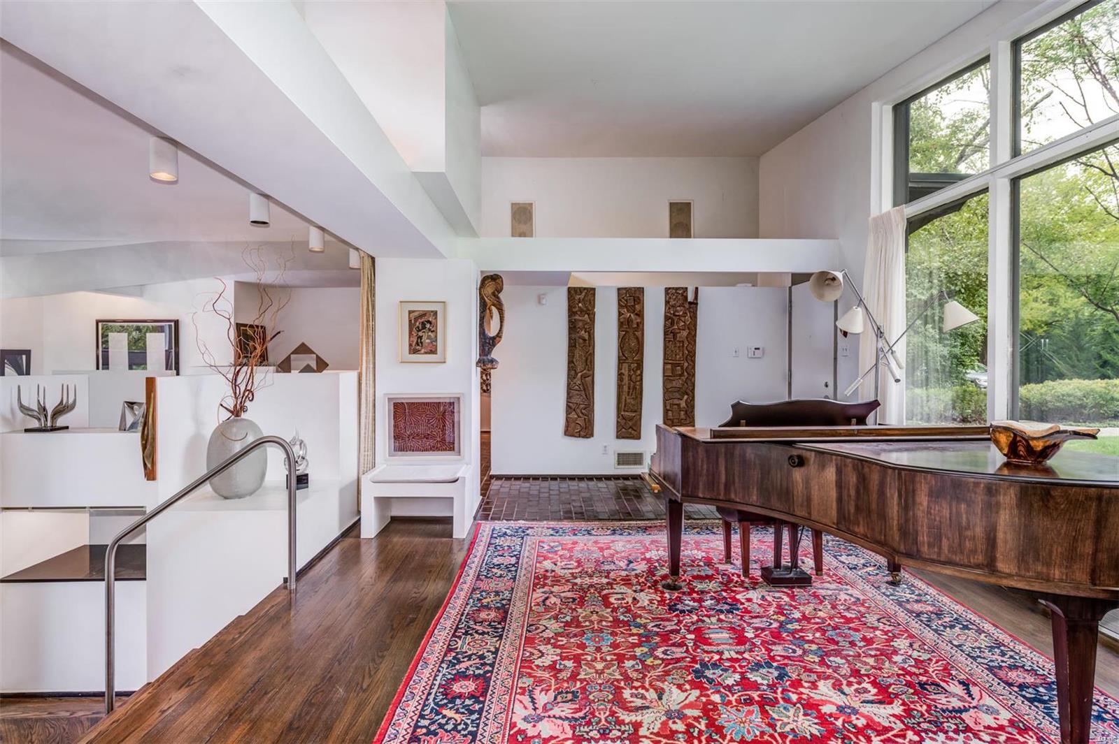 27 Covington Road St. Louis, MO 63132 - Photo 3 of 22 Gallery Image 3