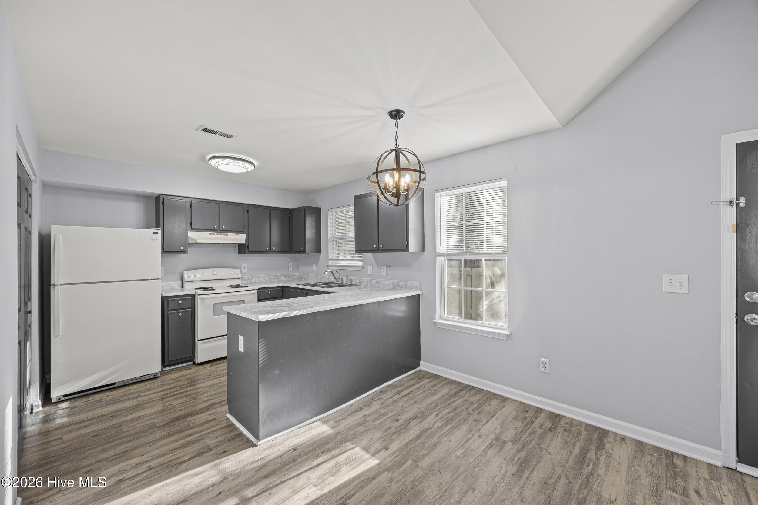 306 St Rosea Road Wilmington, NC 28405 - Photo 9 of 35 9_dining area