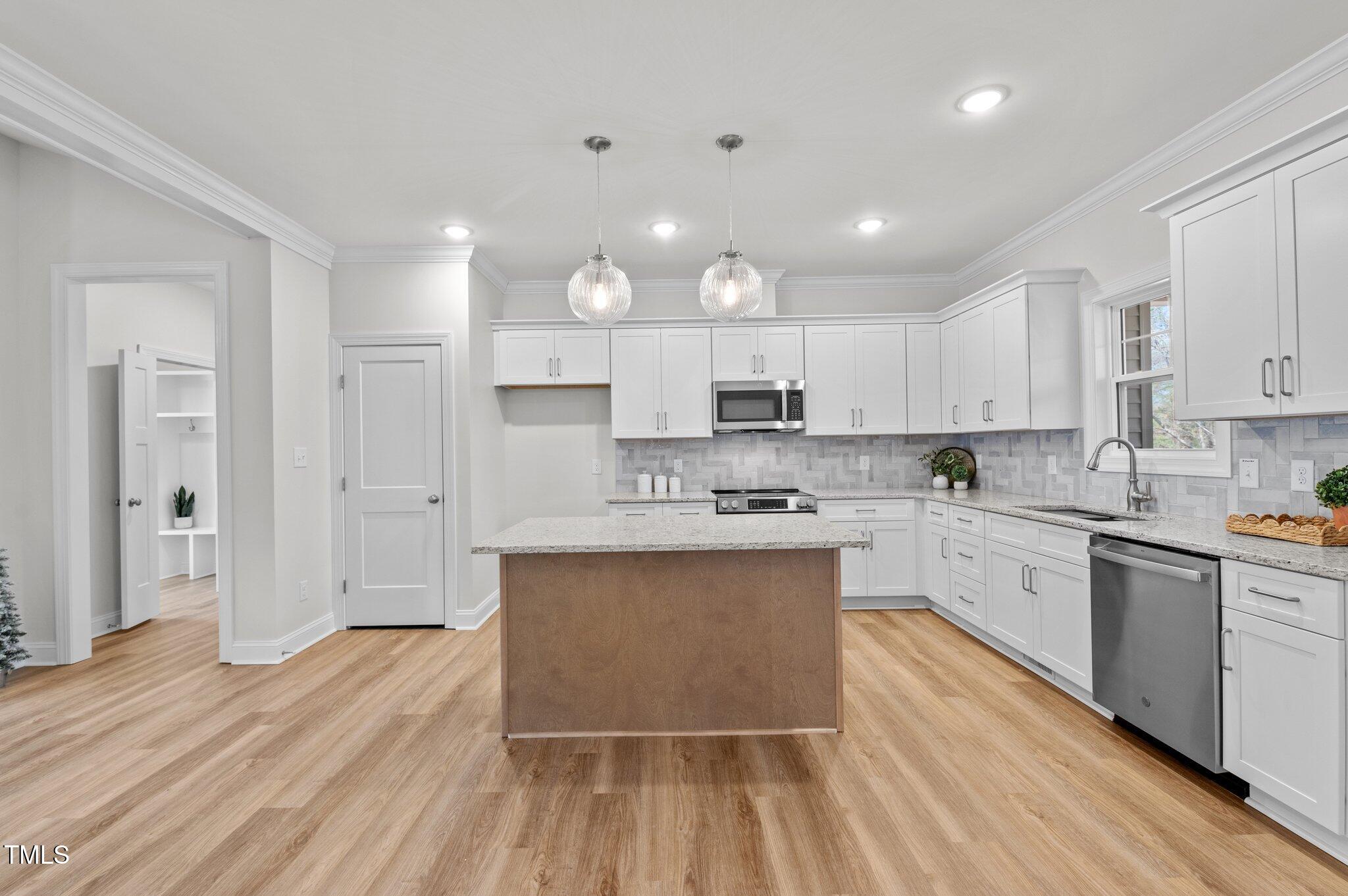 95 Leisure Lane Louisburg, NC 27549 - Photo 5 of 32 26-web-or-mls-DSC_0156