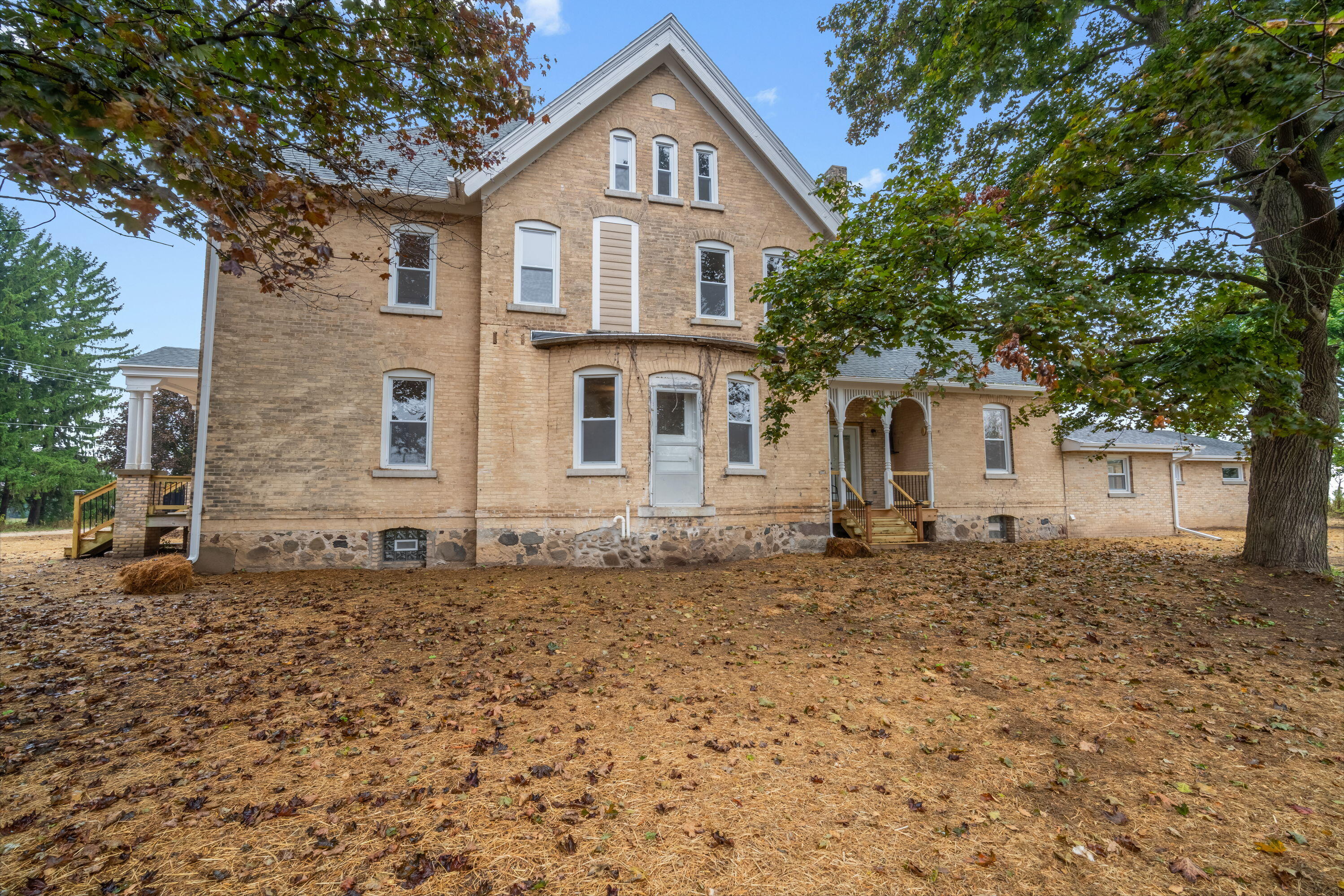 5036 County Highway West Bend, WI 53090 - Photo 40 of 53 Front