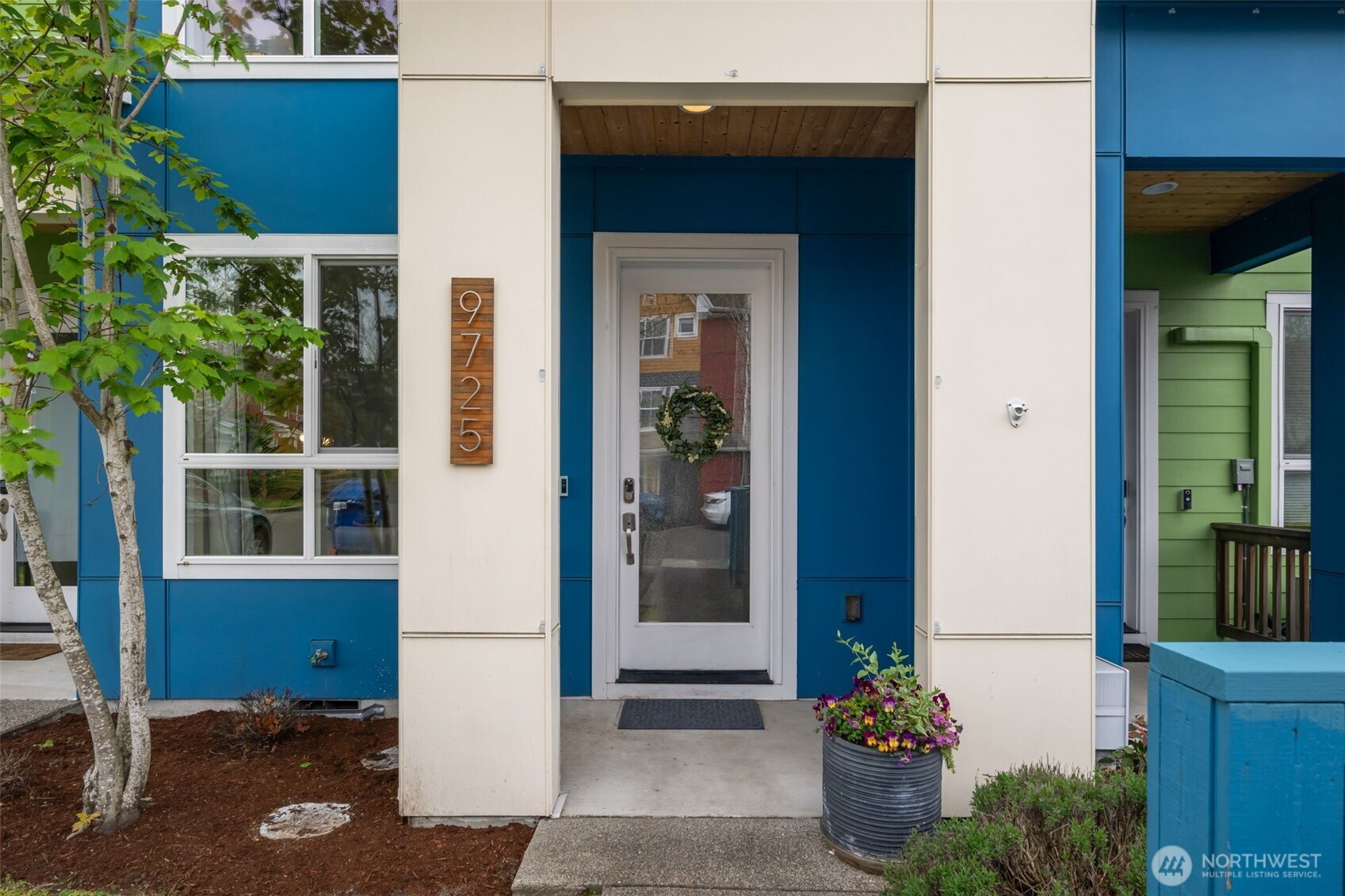 9725 10th Place Southwest Seattle, WA 98106 - Photo 3 of 40