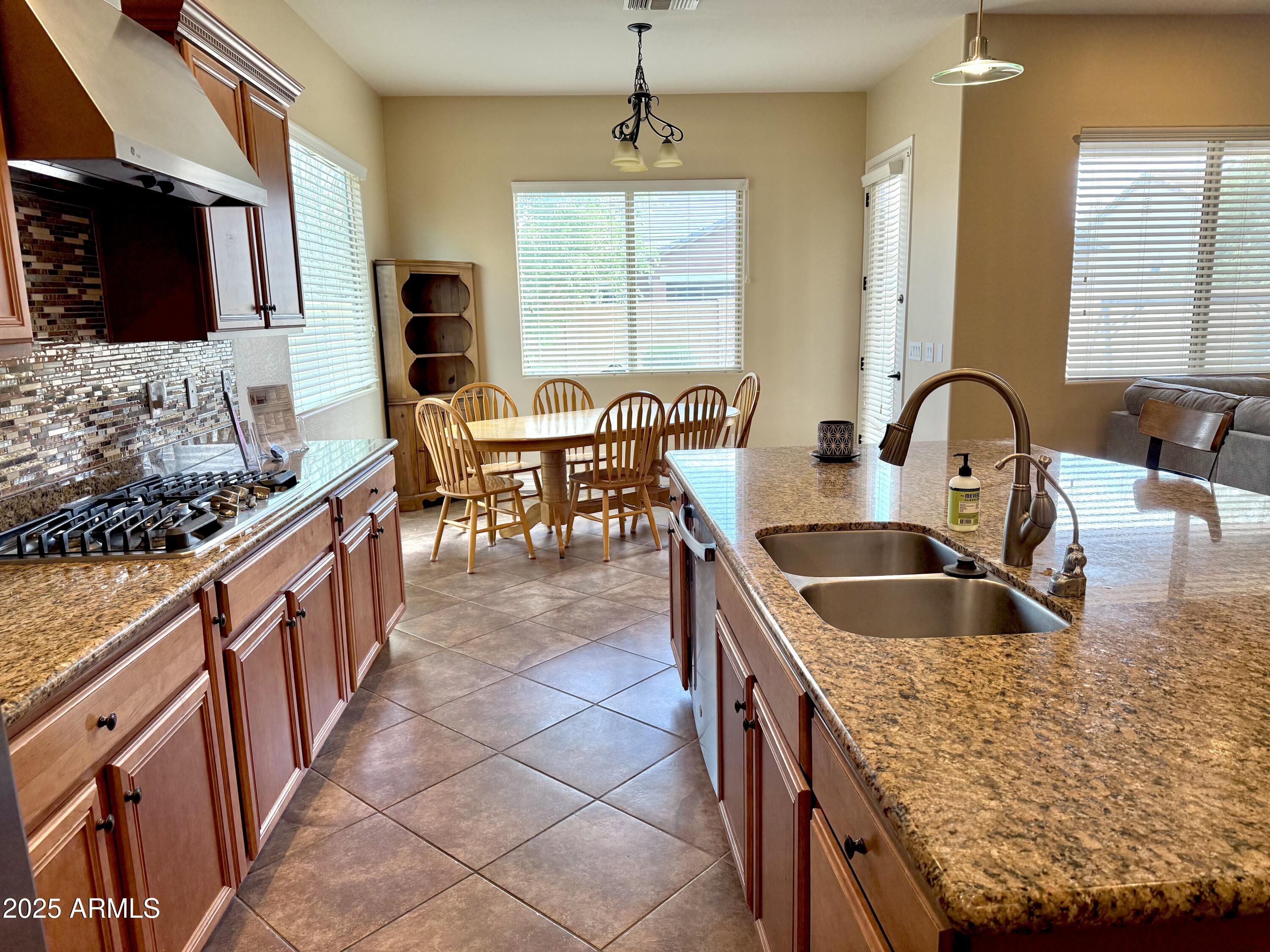 16205 West Berkeley Road Goodyear, AZ 85395 - Photo 7 of 32 2_Kitchen dining
