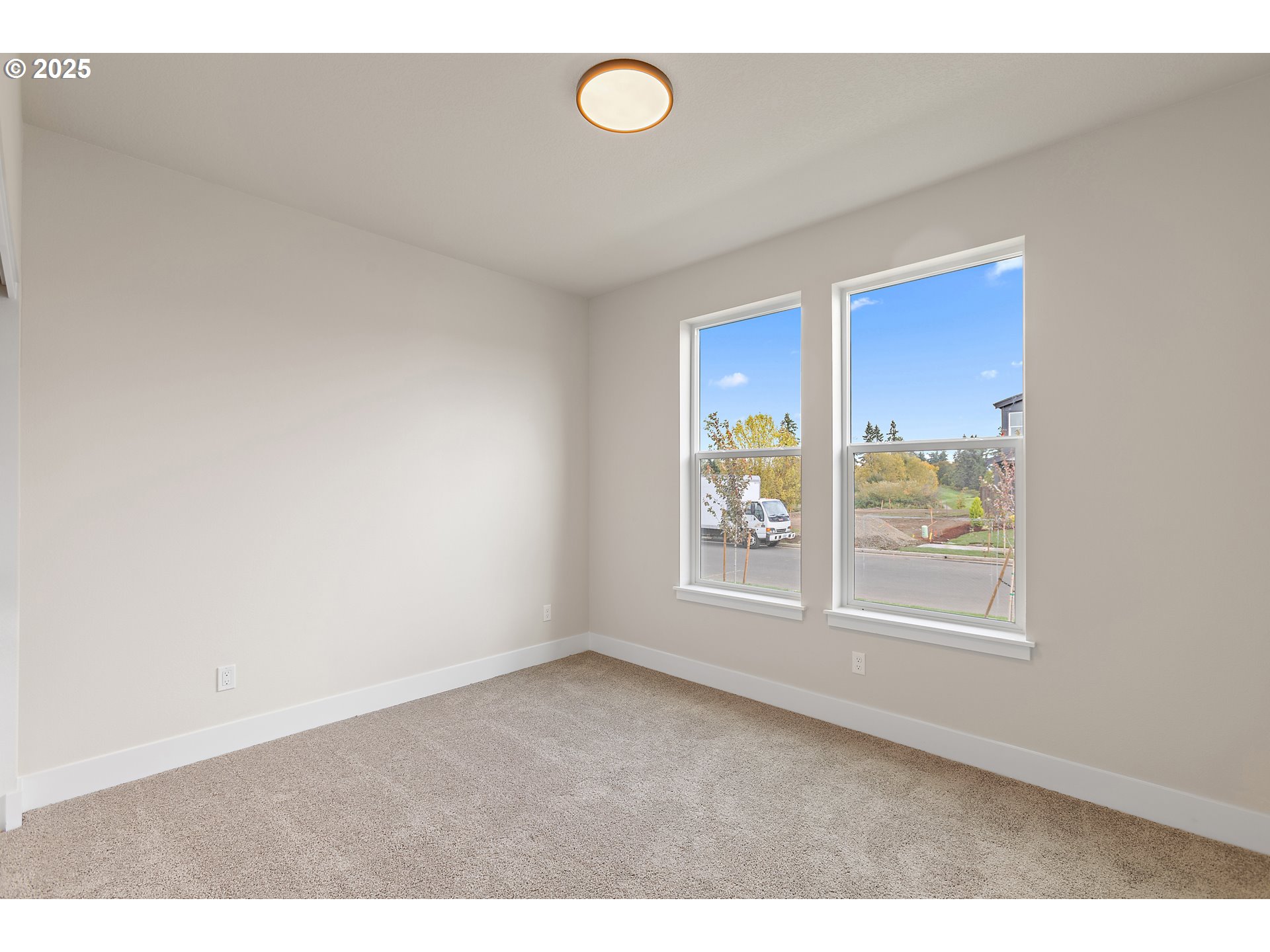 3075 Olympic Street, Unit 35 Woodburn, OR 97071 - Photo 38 of 41