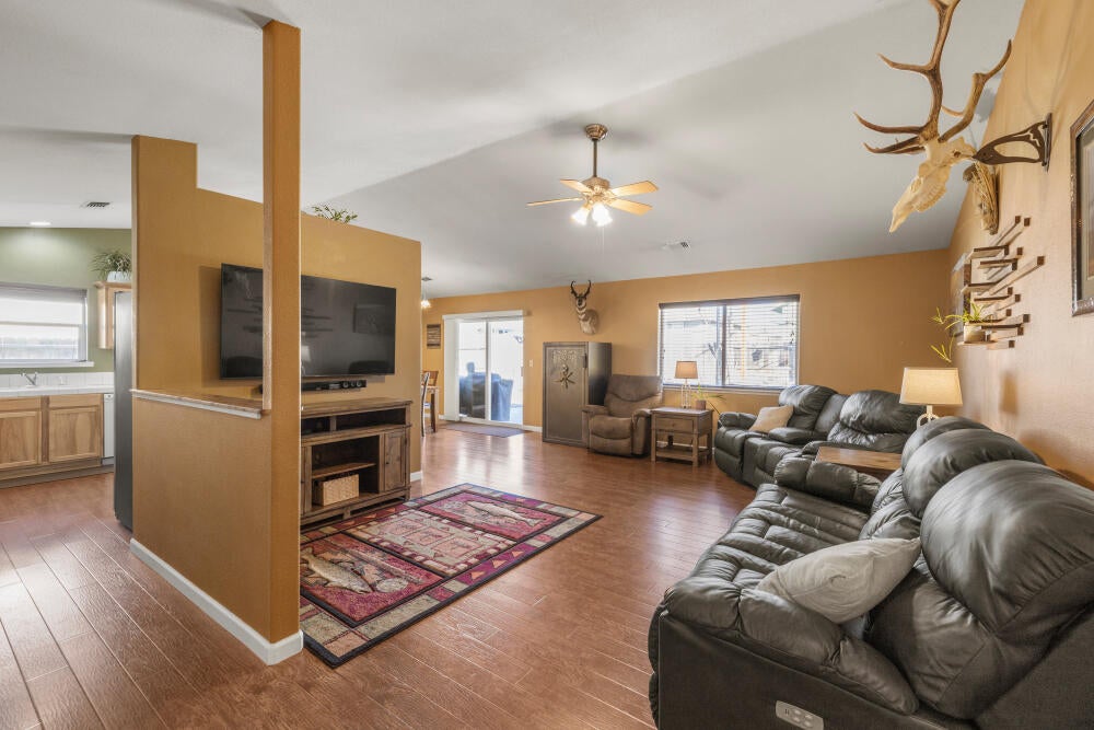 7229 Ruth Drive Klamath Falls, OR 97603 - Photo 12 of 47 7229RuthDr-24