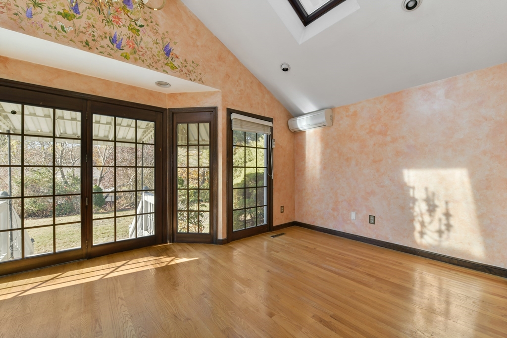 72 Stivaletta Drive Dedham, MA 02026 - Photo 19 of 38