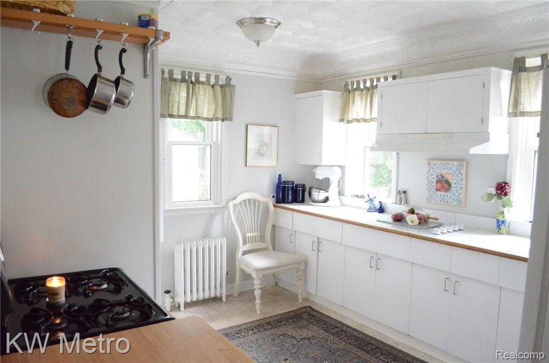 1608 Cambridge Road Berkley, MI 48072 - Photo 2 of 16 DSC_5165 - Copy.jpg