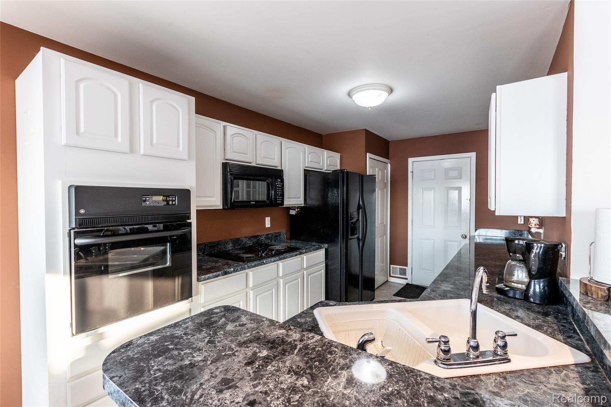 9120 Morrish Road Swartz Creek, MI 48473 - Photo 21 of 39 20191115_9120 Morrish Rd_030.jpg